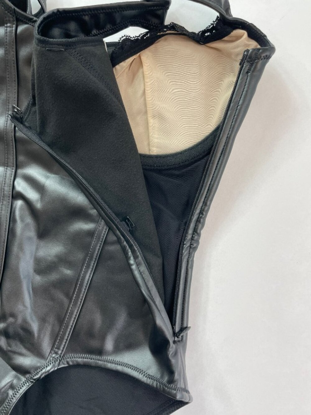 Popilush Shapewear Black Faux-Leather Bodysuit Built-in Bra Side Zip Size XS NWT - Picture 5 of 10